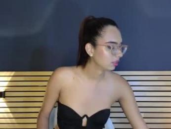 sarasaenz_99 webcam model stream image