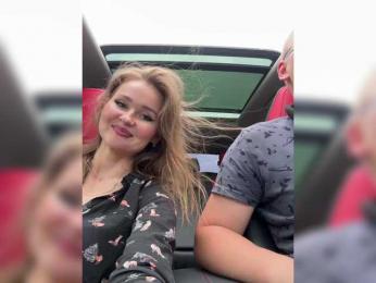 Double_seasoning webcam model stream image