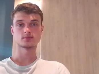 london_tomy webcam model stream image