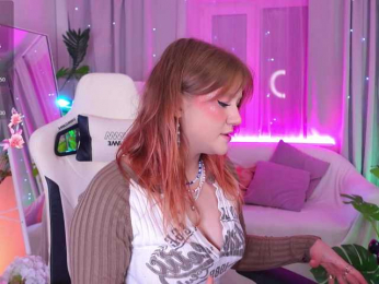 CrazyWine webcam model stream image