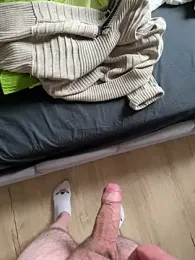 Tomkitomkii webcam model stream image