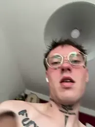 FullTattooBoy webcam model stream image