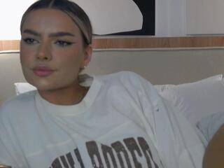 Anais A webcam model stream image