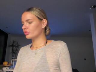 Anais A webcam model stream image