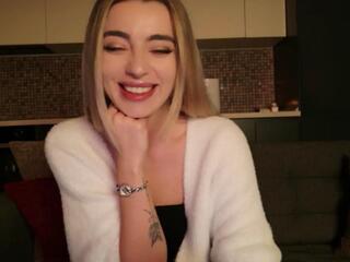 Kim Arrow webcam model stream image