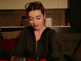 Kim Arrow webcam model stream image