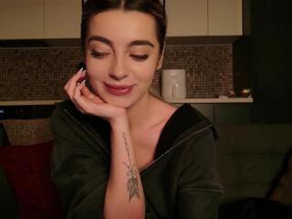 Kim Arrow webcam model stream image