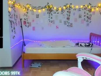 roniya_v webcam model stream image