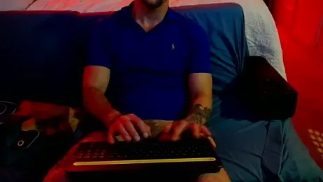 Luv2SuckBWC92 webcam model stream image