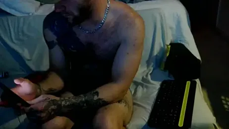 Luv2SuckBWC92 webcam model stream image