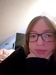 Freaky-Doll webcam model stream image
