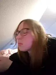 Freaky-Doll webcam model stream image