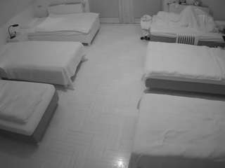 voyeurcam-julmodels-bed-6 webcam model stream image
