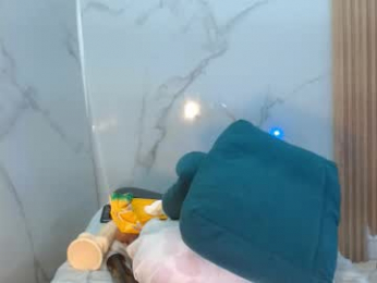 mollyguns webcam model stream image