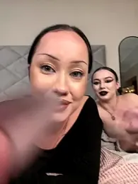 RollingGirls webcam model stream image