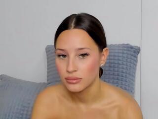 Selena Sone webcam model stream image