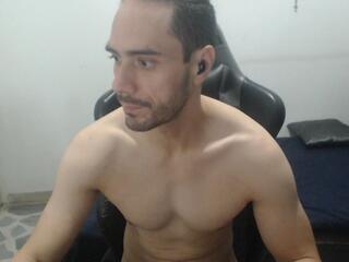 Jusstin I webcam model stream image