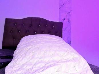 Alysson_18 webcam model stream image