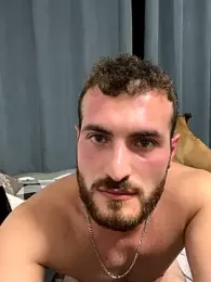 Xhrome98 webcam model stream image