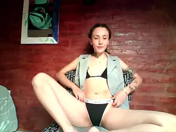 Priscilla-069 webcam model stream image