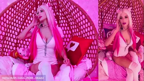 dana_more webcam model stream image