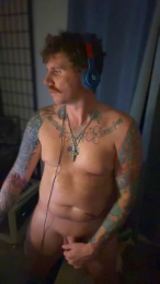 HardwrkingK0 webcam model stream image