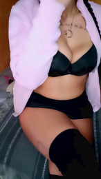 LunaVera webcam model stream image