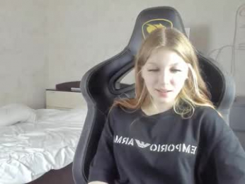 yunarosee webcam model stream image