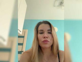 Pishnie160805 webcam bongacams model stream image