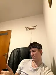 Toyjungee webcam model stream image