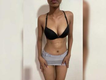 Shanudri77 webcam model stream image