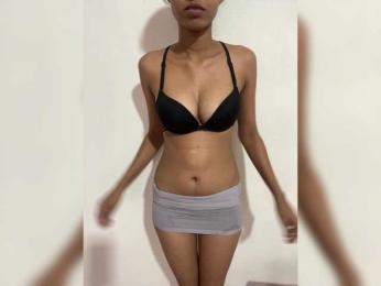 Shanudri77 webcam model stream image