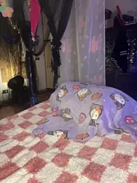 giuli_zerozero webcam model stream image