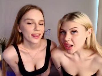 olli_cross webcam model stream image