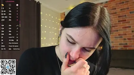 EnricaElis webcam model stream image