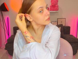 Aurora Shine webcam model stream image