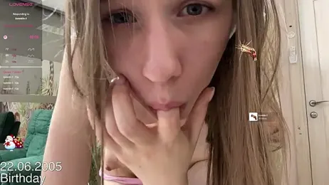 tinykisa webcam stripchat model stream image