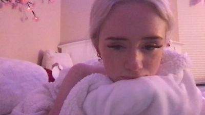 BlondeBerry webcam cam4 model stream image