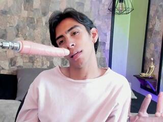 Uyukie webcam model stream image