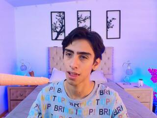 Uyukie webcam model stream image