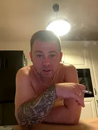 Dejwid92 webcam model stream image