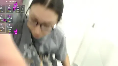 your__gena webcam model stream image