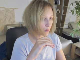 parischerry webcam model stream image