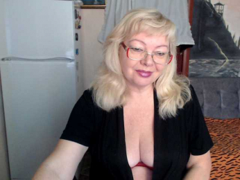 EvelynLoveShy webcam bongacams model stream image