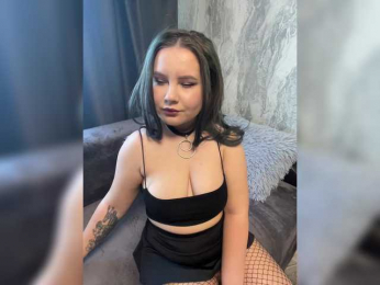 Kiki-03 webcam model stream image