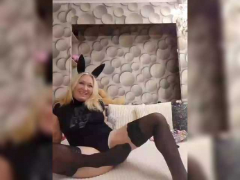 LizSage webcam model stream image