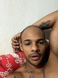 123Loius webcam model stream image