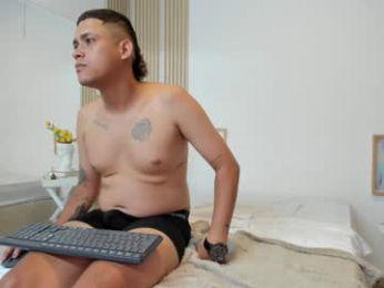 alicia_chris webcam model stream image