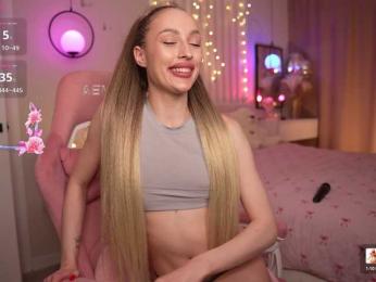 MilaLuxury webcam bongacams model stream image