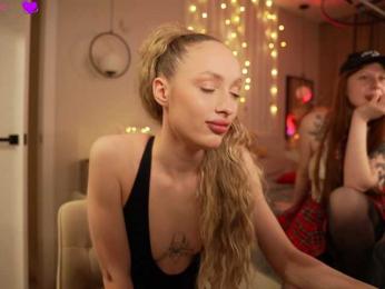 MilaLuxury webcam bongacams model stream image